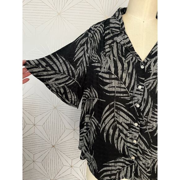 Jane and Delancey Black White Tropical Button down Shirt Flowy Casual Sz Medium - Picture 8 of 15